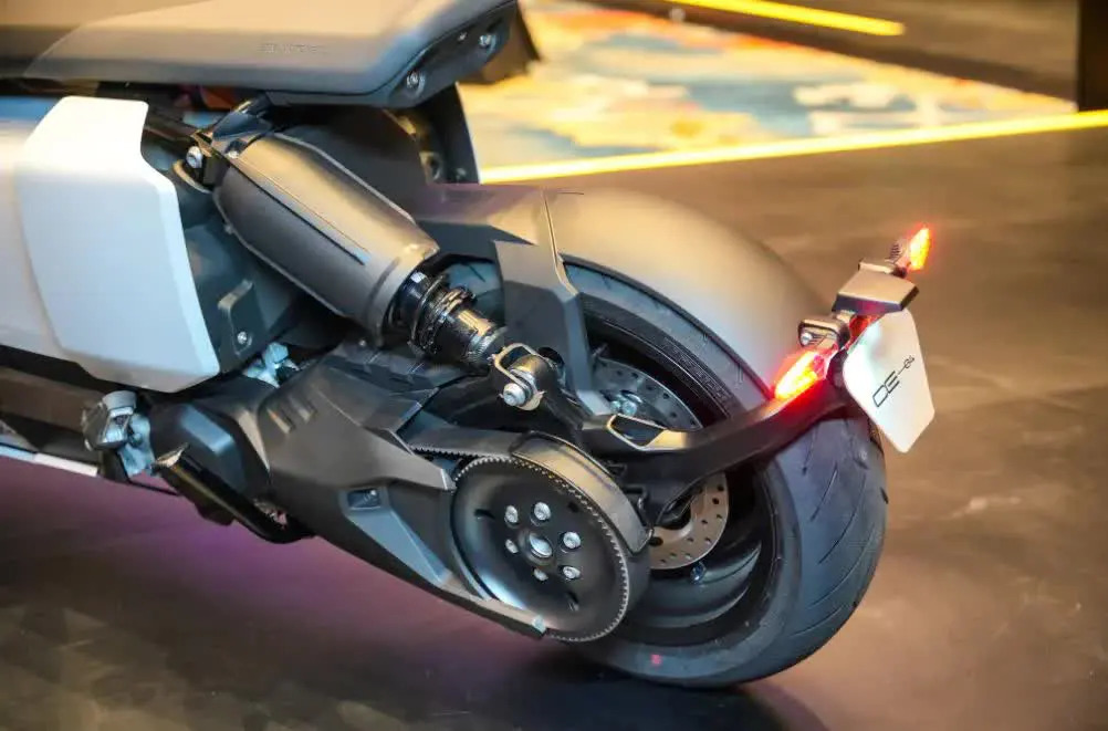 BMW CE 04 chạy điện