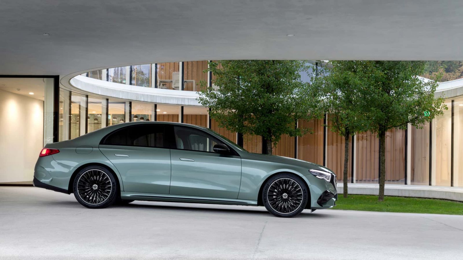 Mercedes-Benz E-Class 