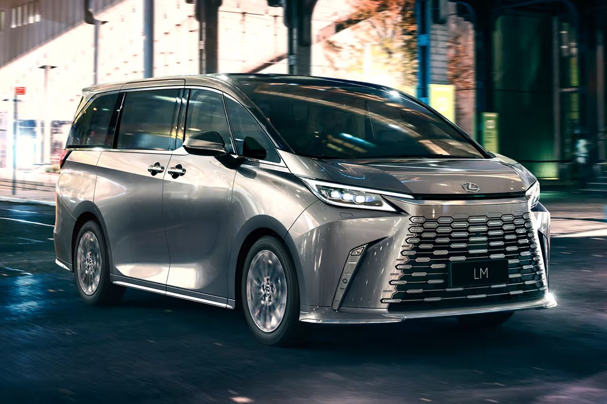 Ra mắt Lexus LM thế hệ mới - Penthouse trên bốn bánh xe