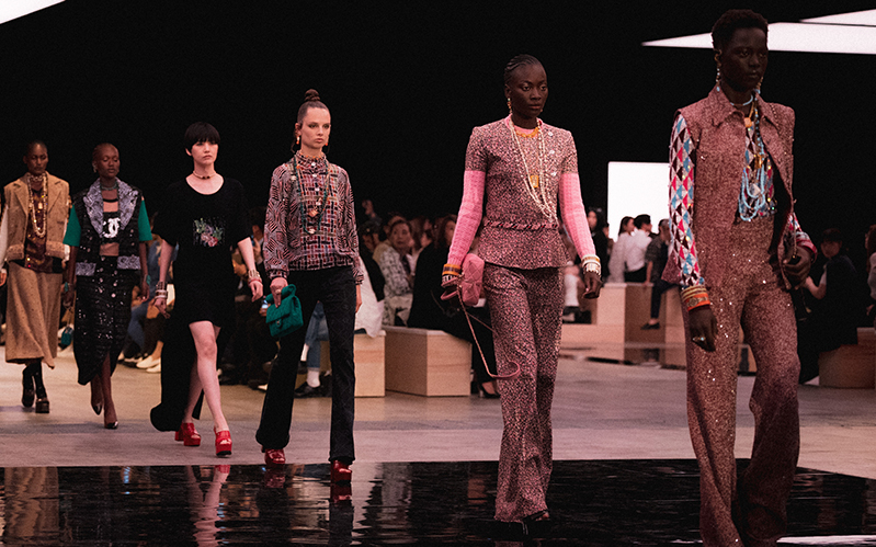 Ra mắt BST CHANEL Métiers d'Art 22/23 tại Tokyo Big Sight