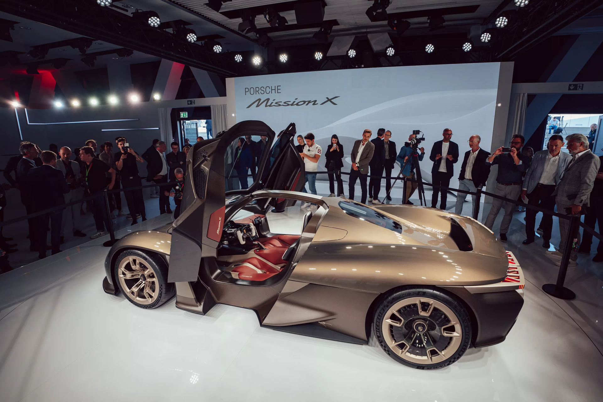 siêu xe điện Porsche Mission X