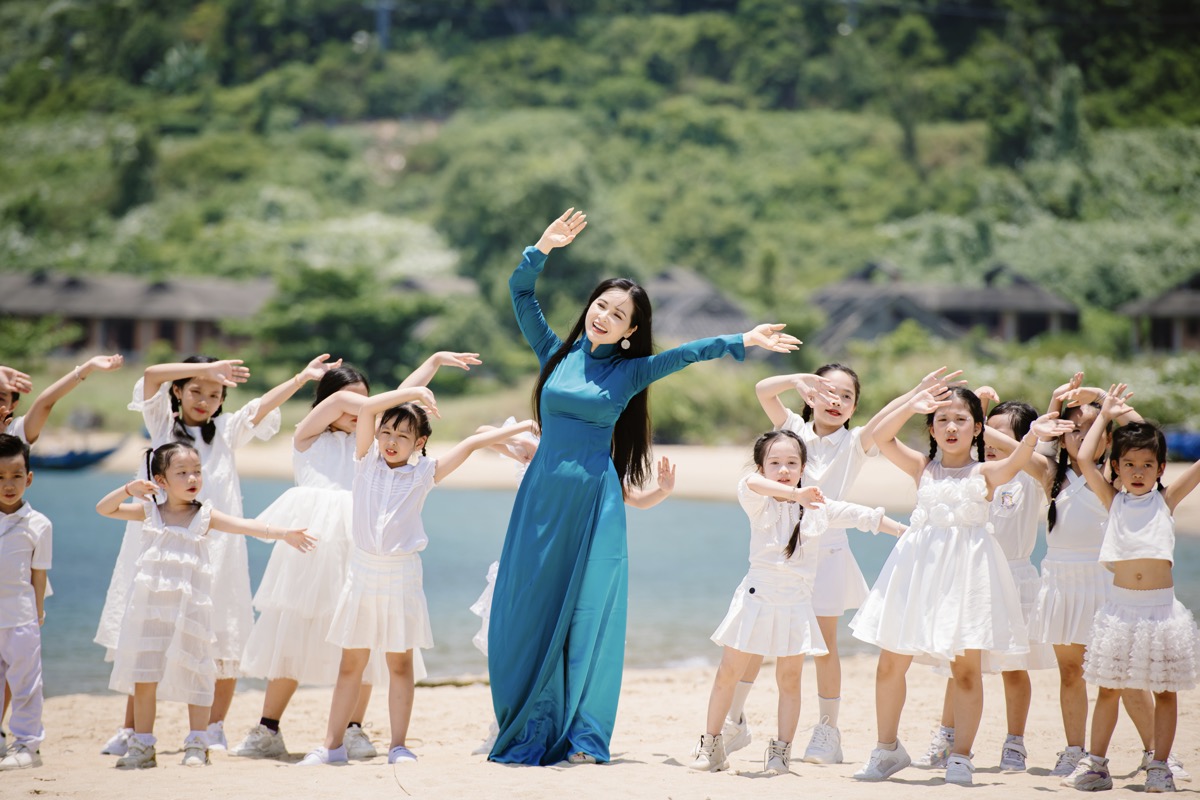 Trang Nhung ra mắt MV