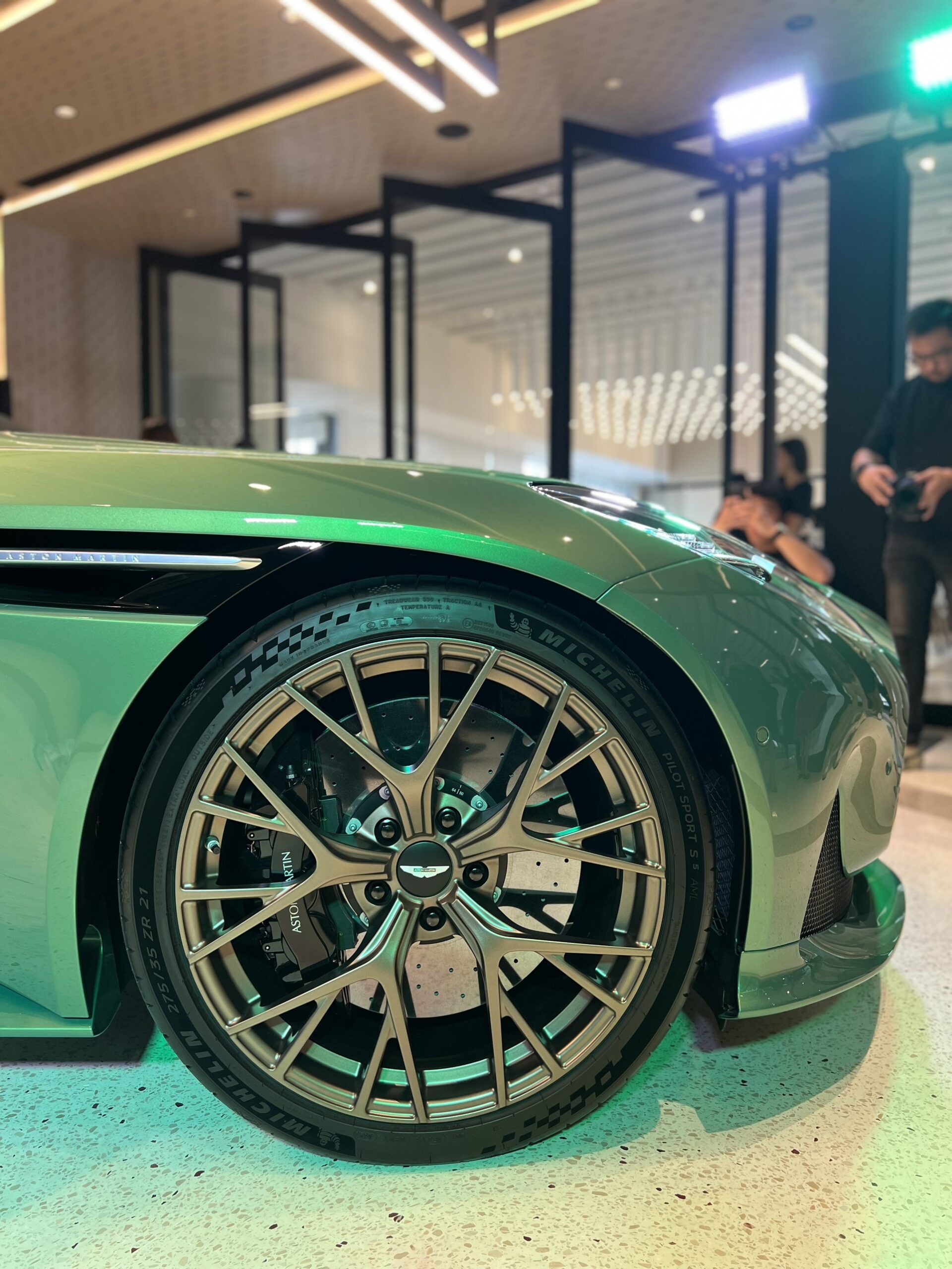 Aston Martin DB12