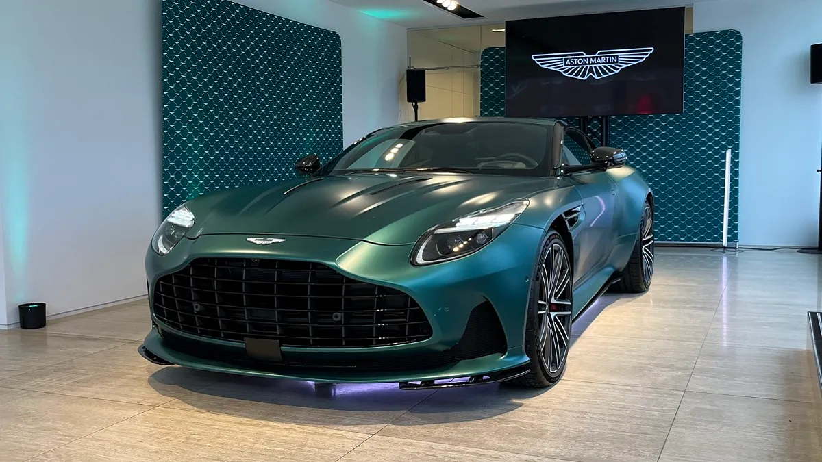 Aston Martin DB12