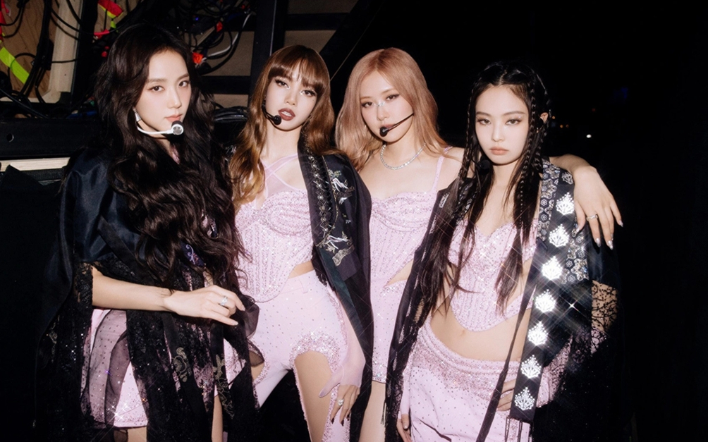 Đi xem concert Born Pink, học ngay phong cách làm đẹp Black Pink nào!