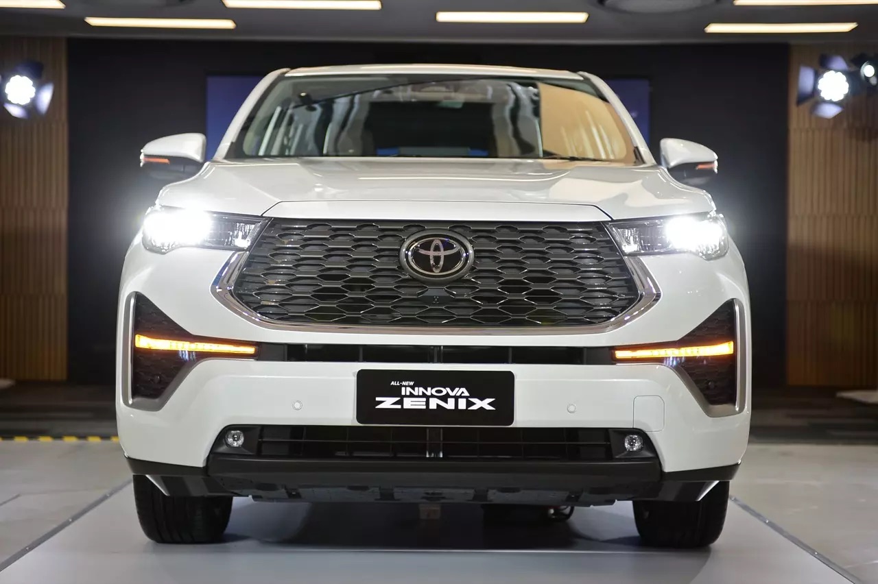 Innova Cross 