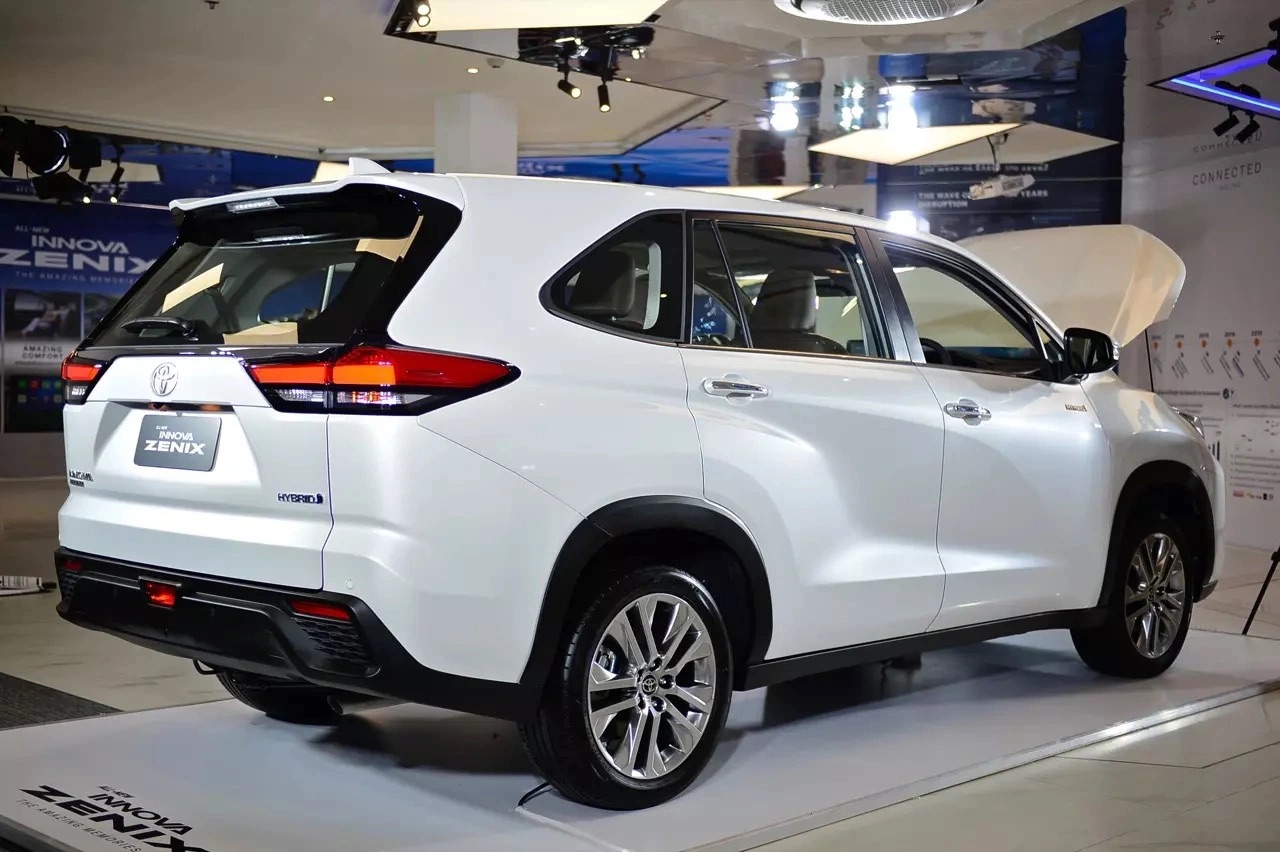 Innova Cross 