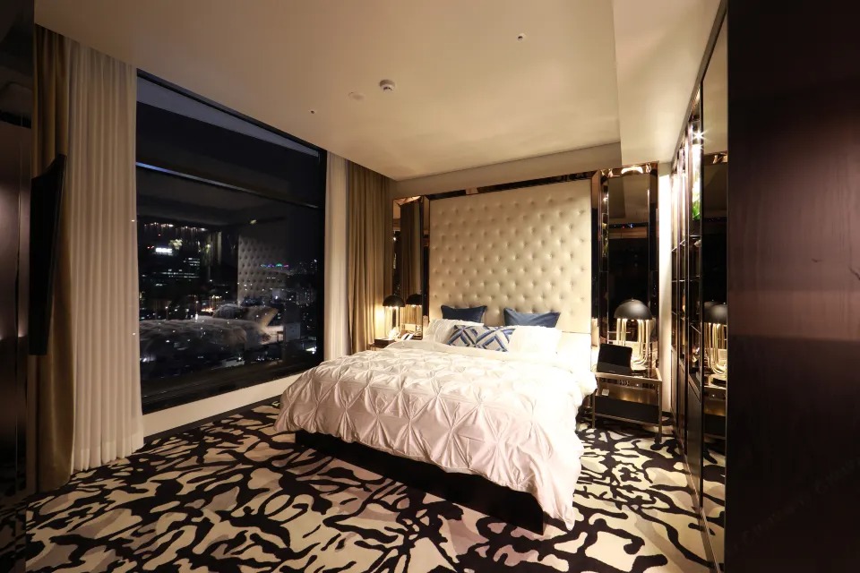 Best- Louis -Hamilton- Hotel- Gwangan-ivivu-2