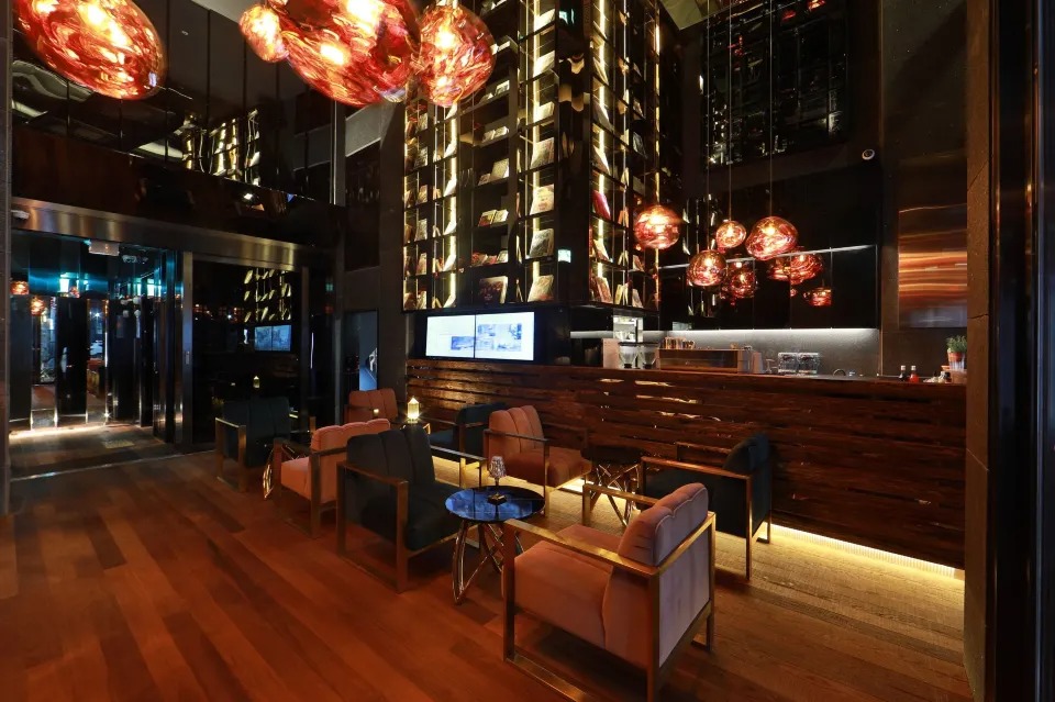 Best- Louis -Hamilton- Hotel- Gwangan-ivivu-3