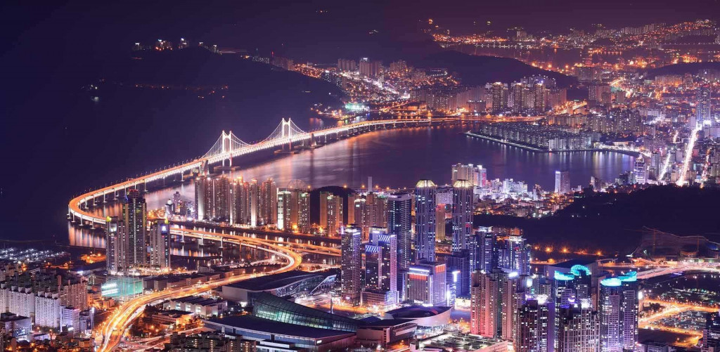 Thành phố biển Busan sầm uất.