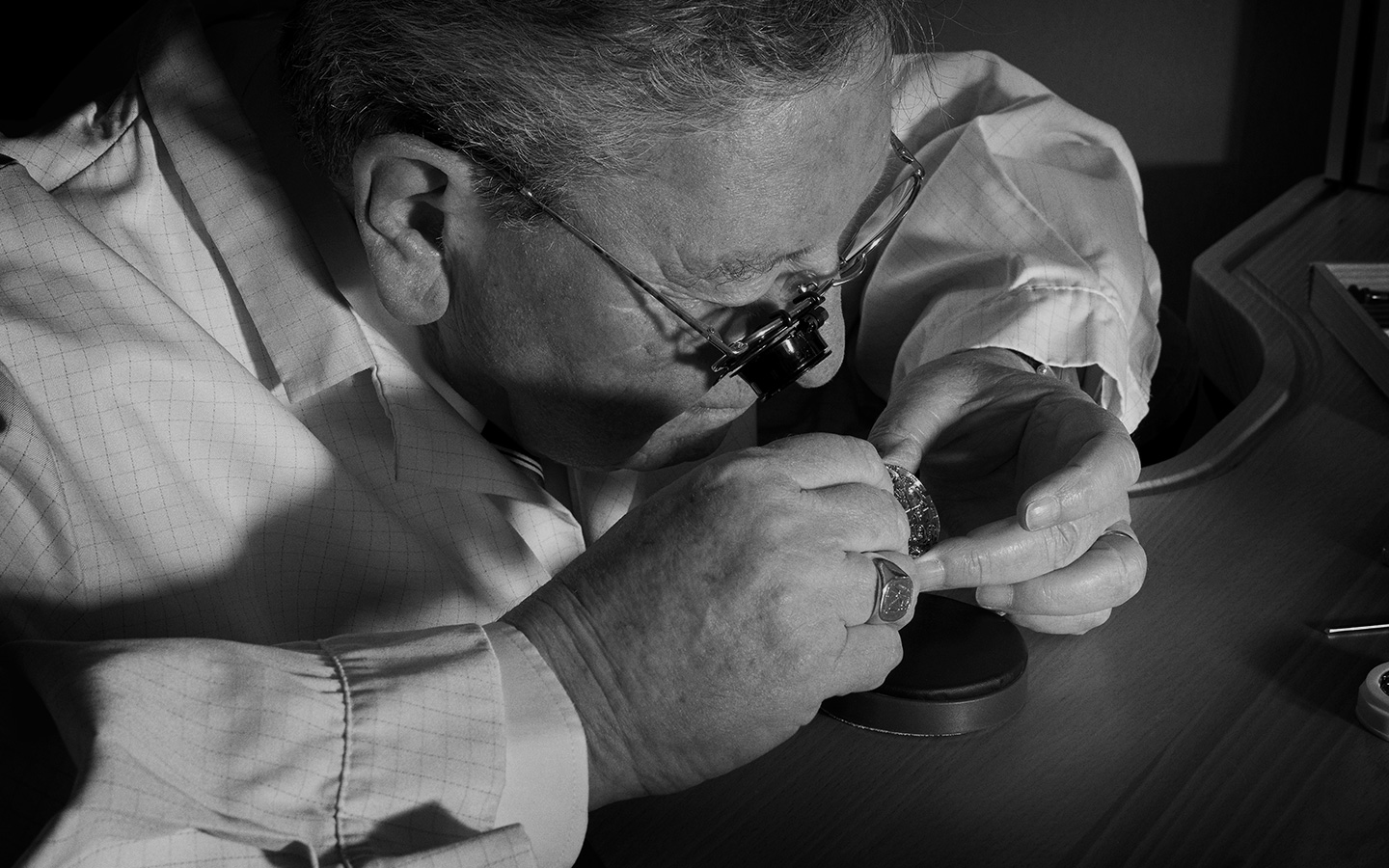 đồng hồ Roger Dubuis