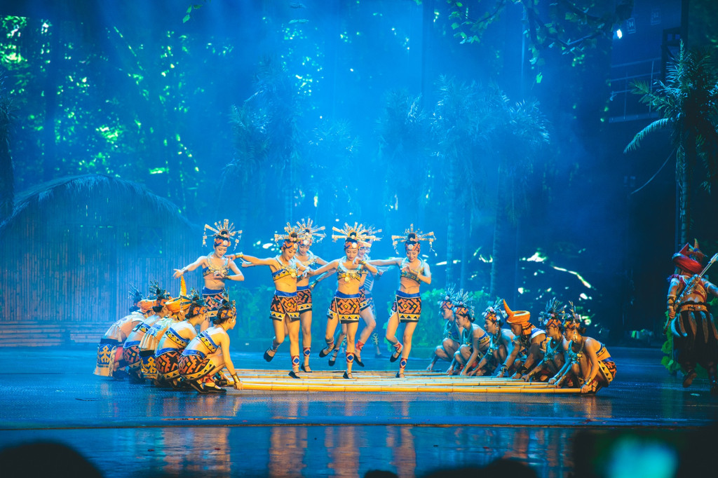 Sanya Legend Show ivivu 1