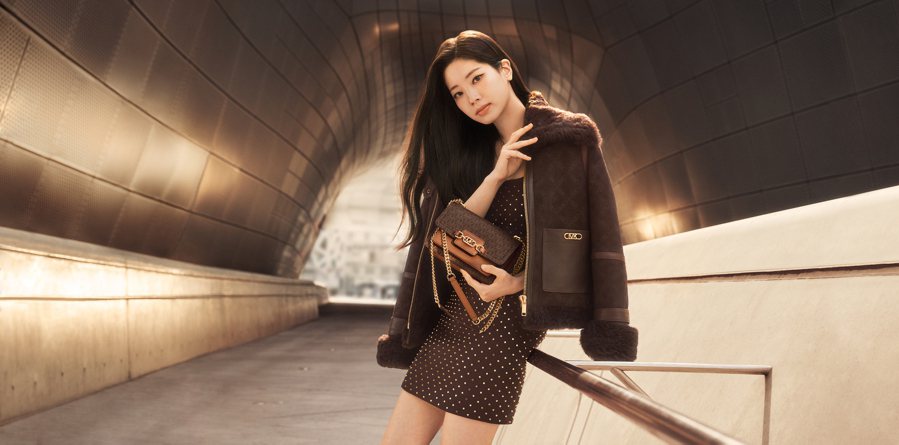 Dahyun đại sứ Michael Kors