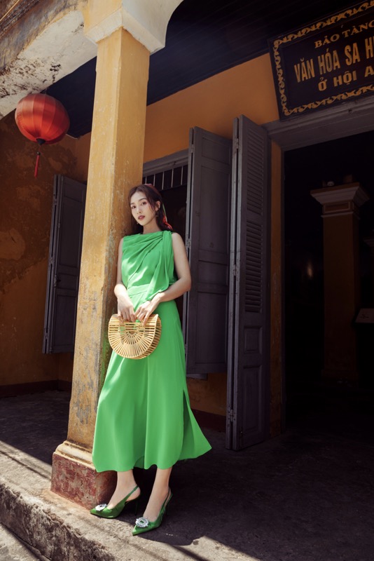 Khả Ngân cùng thời trang Elise