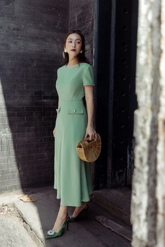 Khả Ngân cùng thời trang Elise
