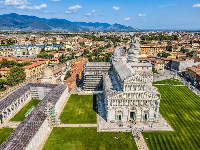 Quần thể Piazza dei Miracoli