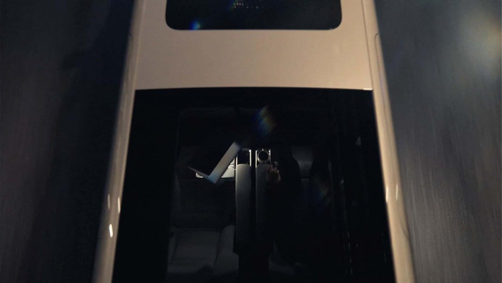Volvo EM90 MPV
