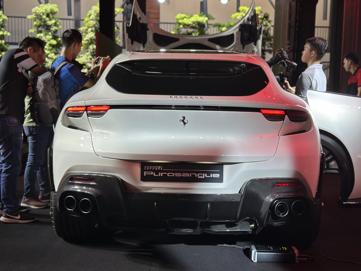 Ferrari Purosangue 