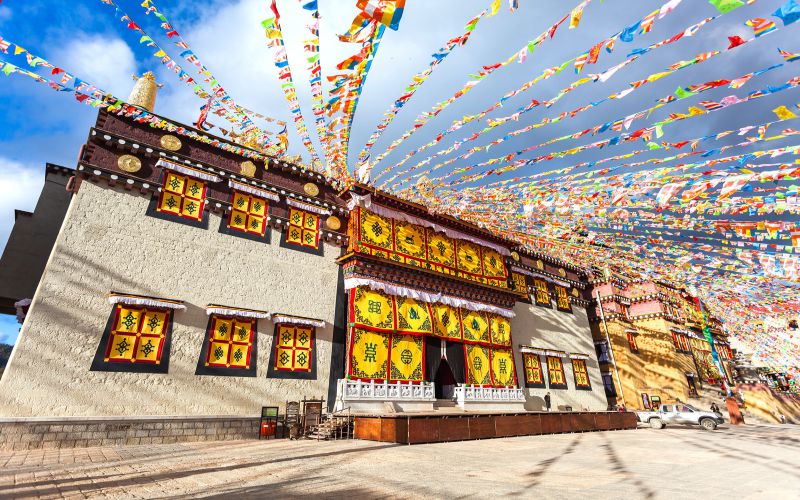 KHÁM PHÁ TU VIỆN PHẬT GIÁO MẬT TÔNG TÂY TẠNG SONGZANLIN (TÙNG TÁN LÂM TỰ)