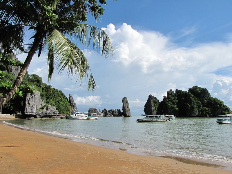 NAM PHỐ TRỪNG BA (BÃI BIỂN PHÍA NAM)