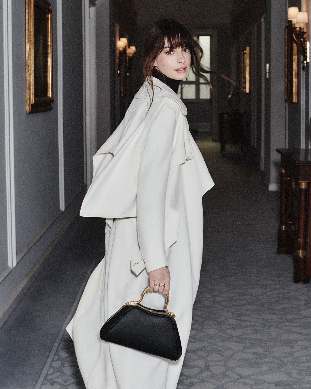 túi xách Fall 2023 của Bulgari 
