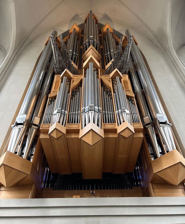 Cây đàn ống trong nhà thờ