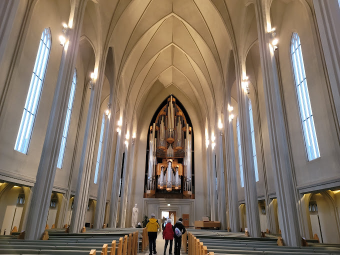nha-tho-Hallgrimskirkja-ivivu-4