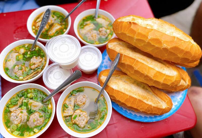 Banh-mi-xiu-mai-da-lat-ivivu