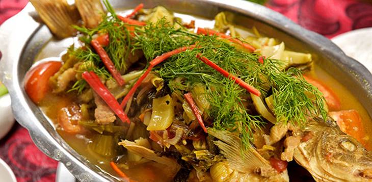 cá-hường-om-dưa-chua-ivivu