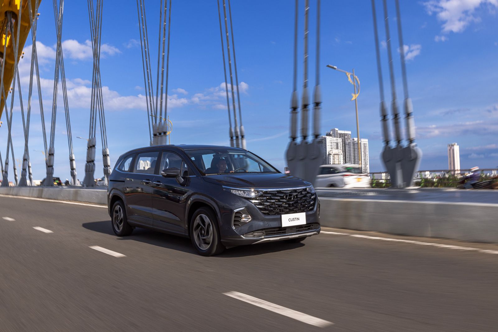 Hyundai Custin