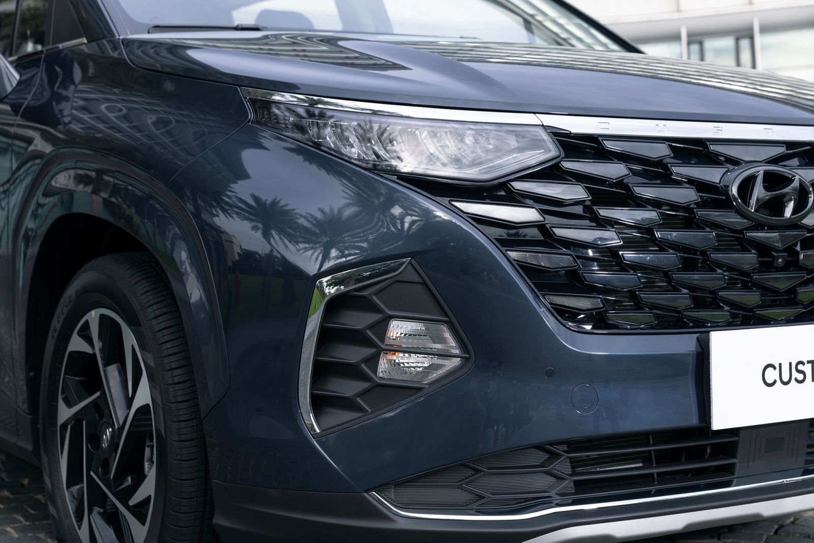 Hyundai Custin