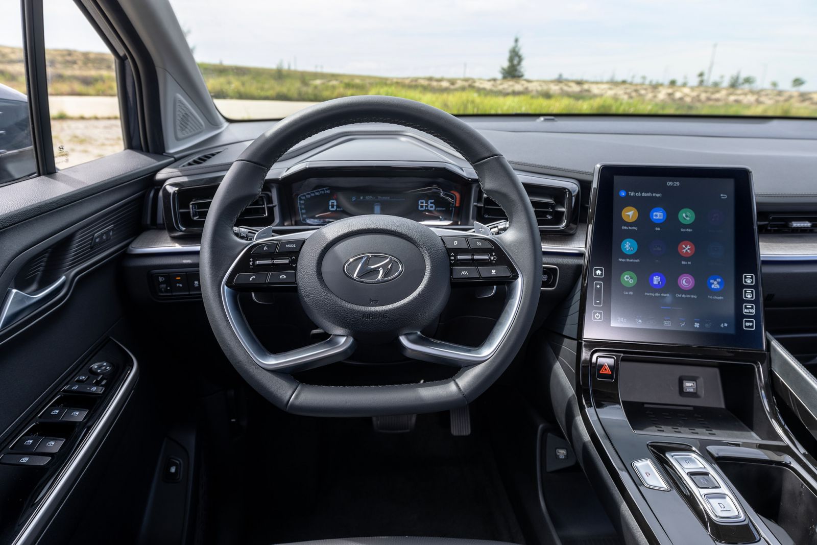 Hyundai Custin