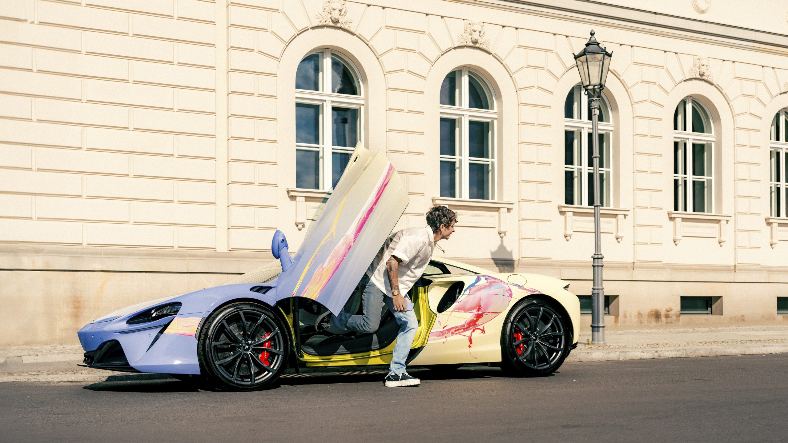 McLaren và nghệ sĩ Cevin Parker
