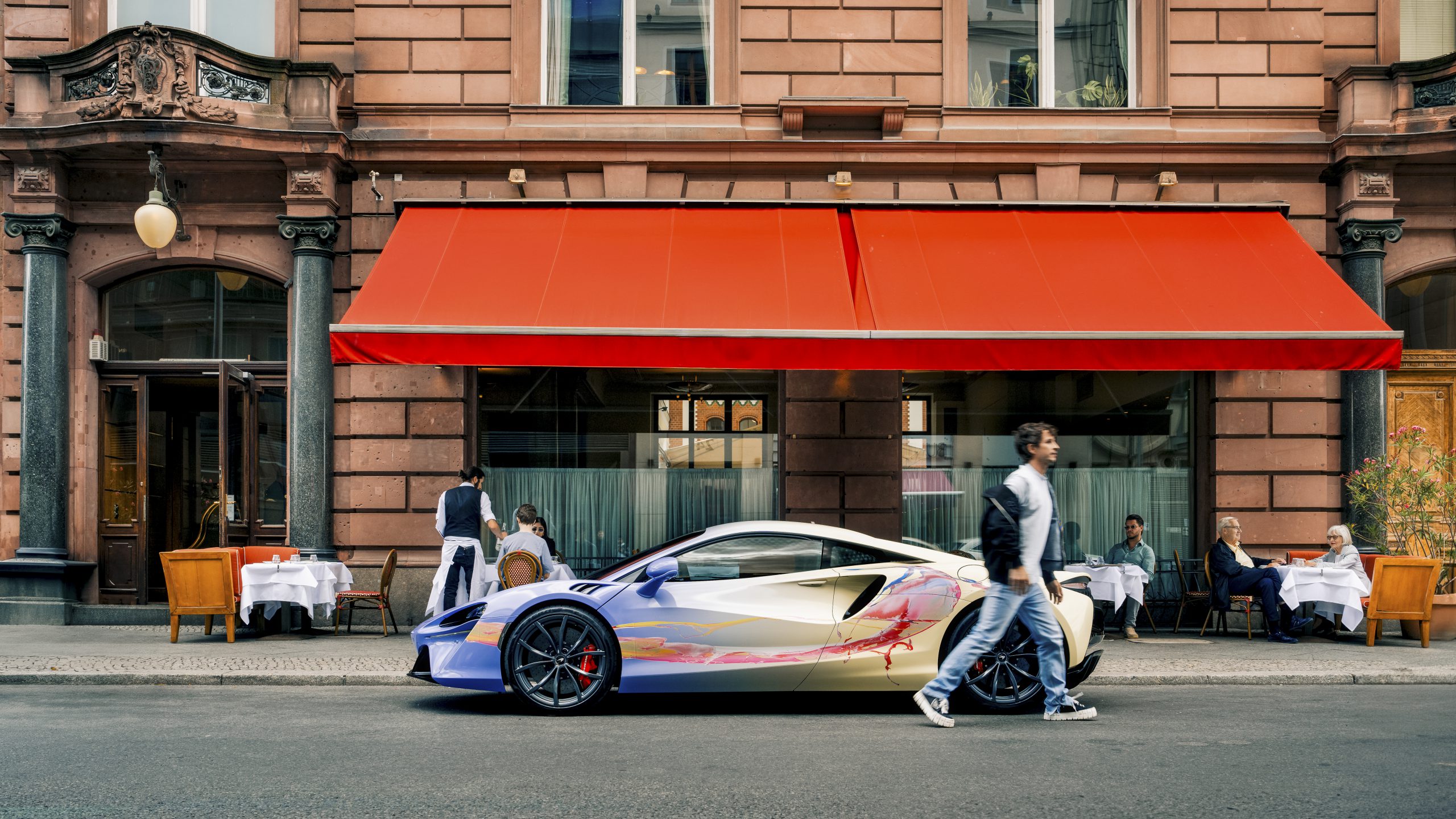 McLaren và nghệ sĩ Cevin Parker