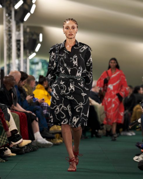 BST Burberry Xuân-Hè 2024