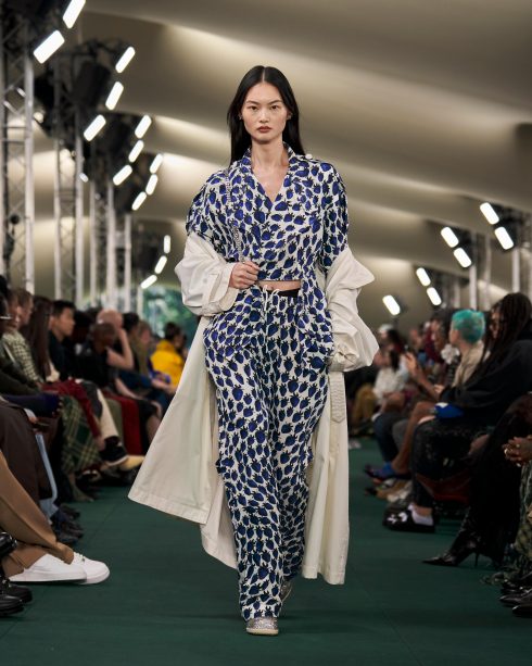Burberry-Summer-2024-Show-Look-36-min-490x613.jpg