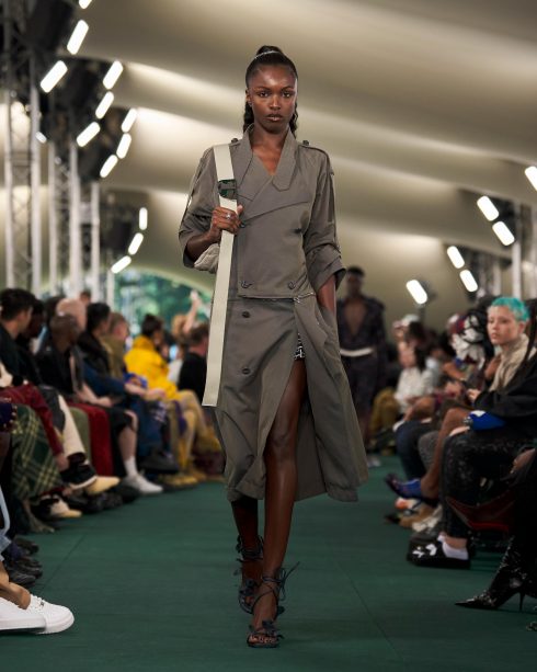 Burberry-Summer-2024-Show-Look-37-min-490x613.jpg