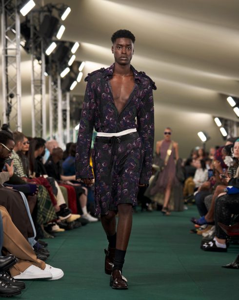 Burberry-Summer-2024-Show-Look-38-min-490x613.jpg