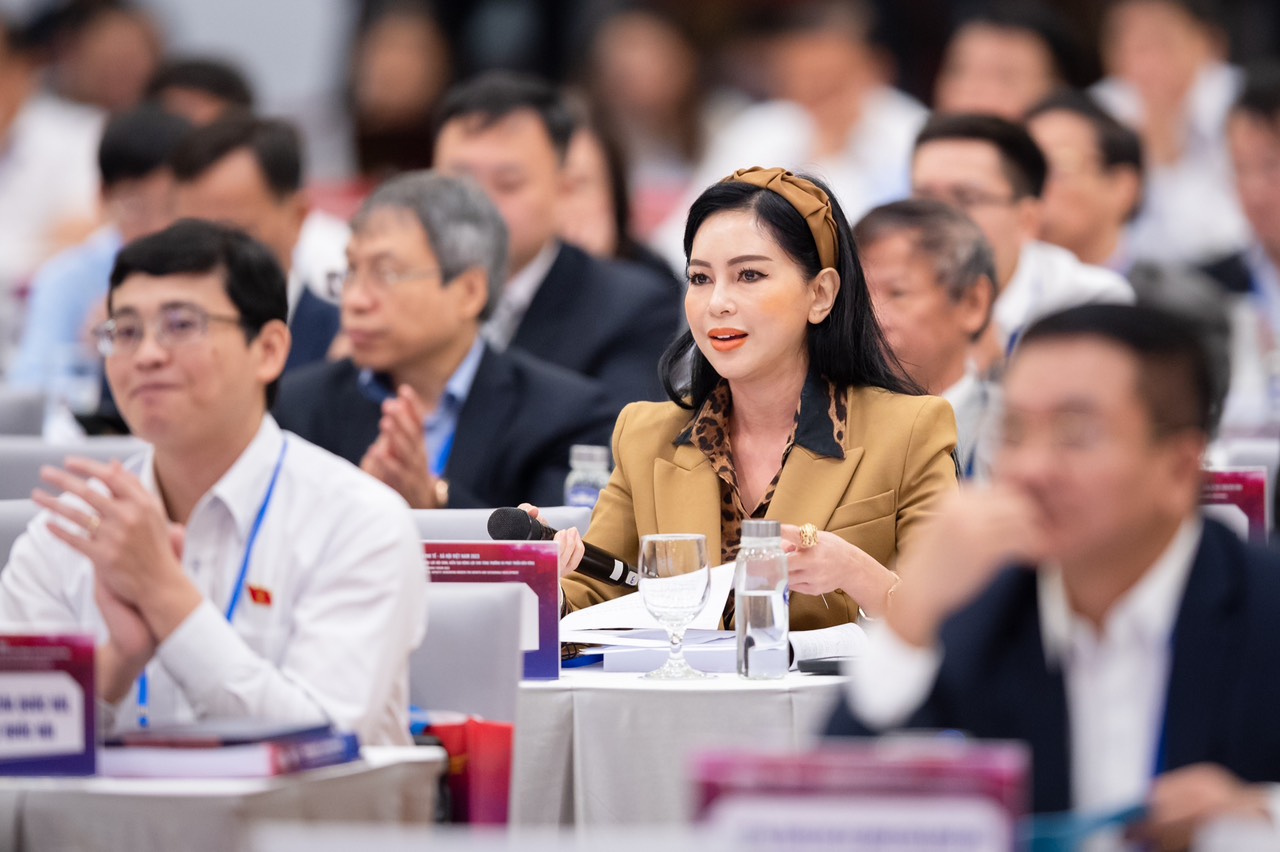 Lê Hồng Thủy Tiên