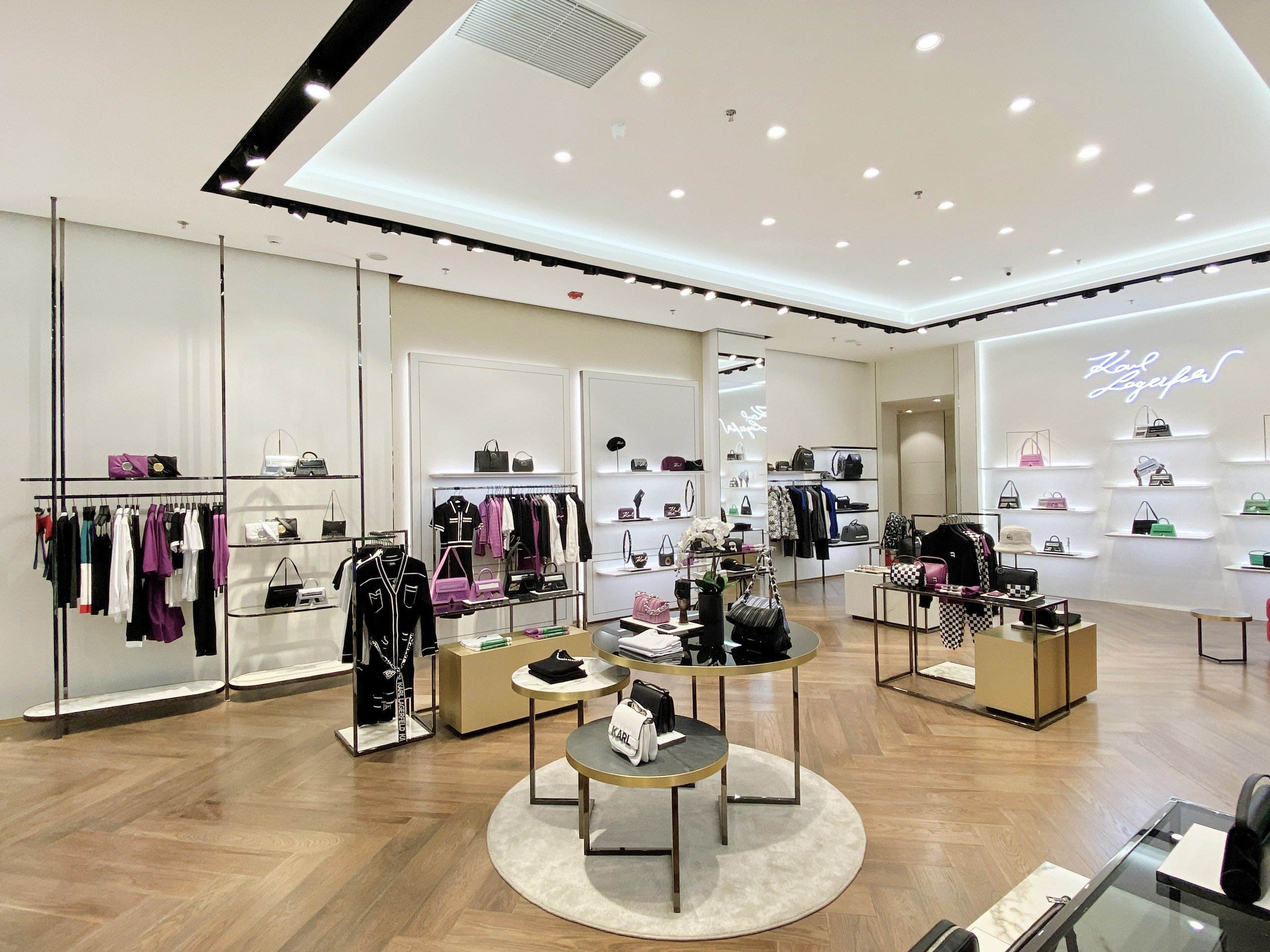 Cửa hàng KARL LAGERFELD đầu tiên