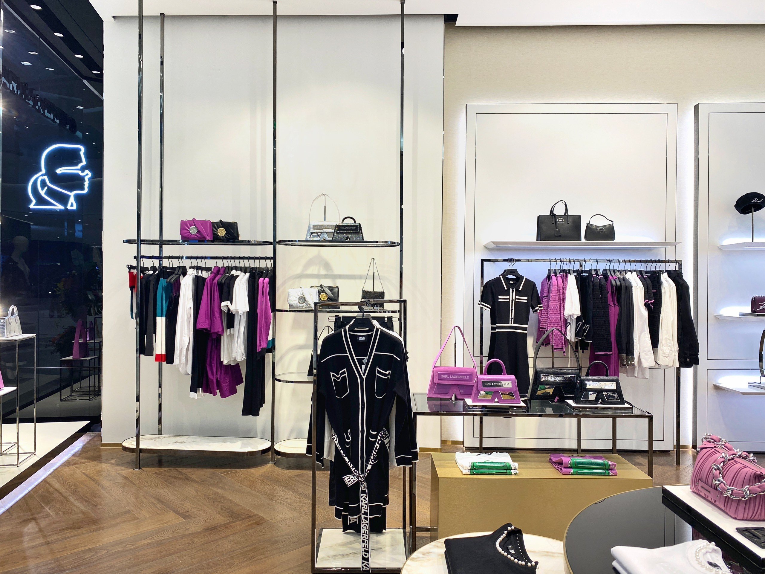 Cửa hàng KARL LAGERFELD đầu tiên