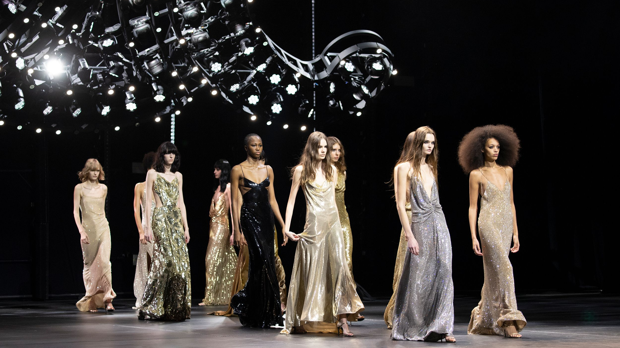 Celine Thu Đông 2023: Khi boho và rocker chic kết hợp cùng sequin