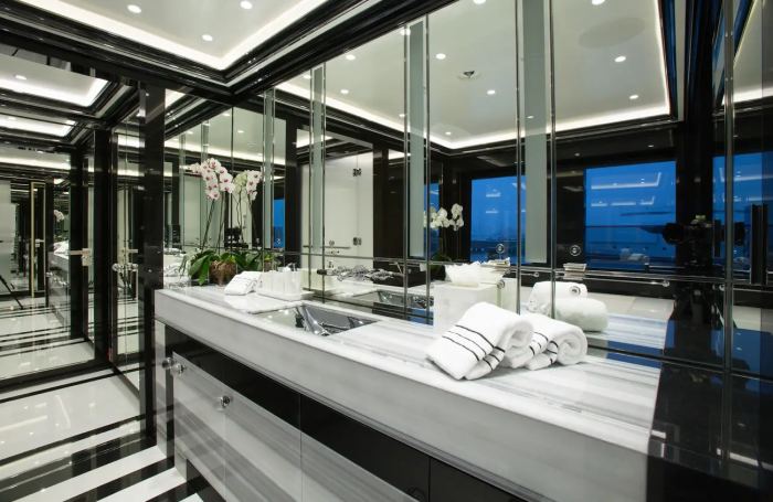 Siêu du thuyền Okto thiên đường 60 triệu đô giữa biển khơi