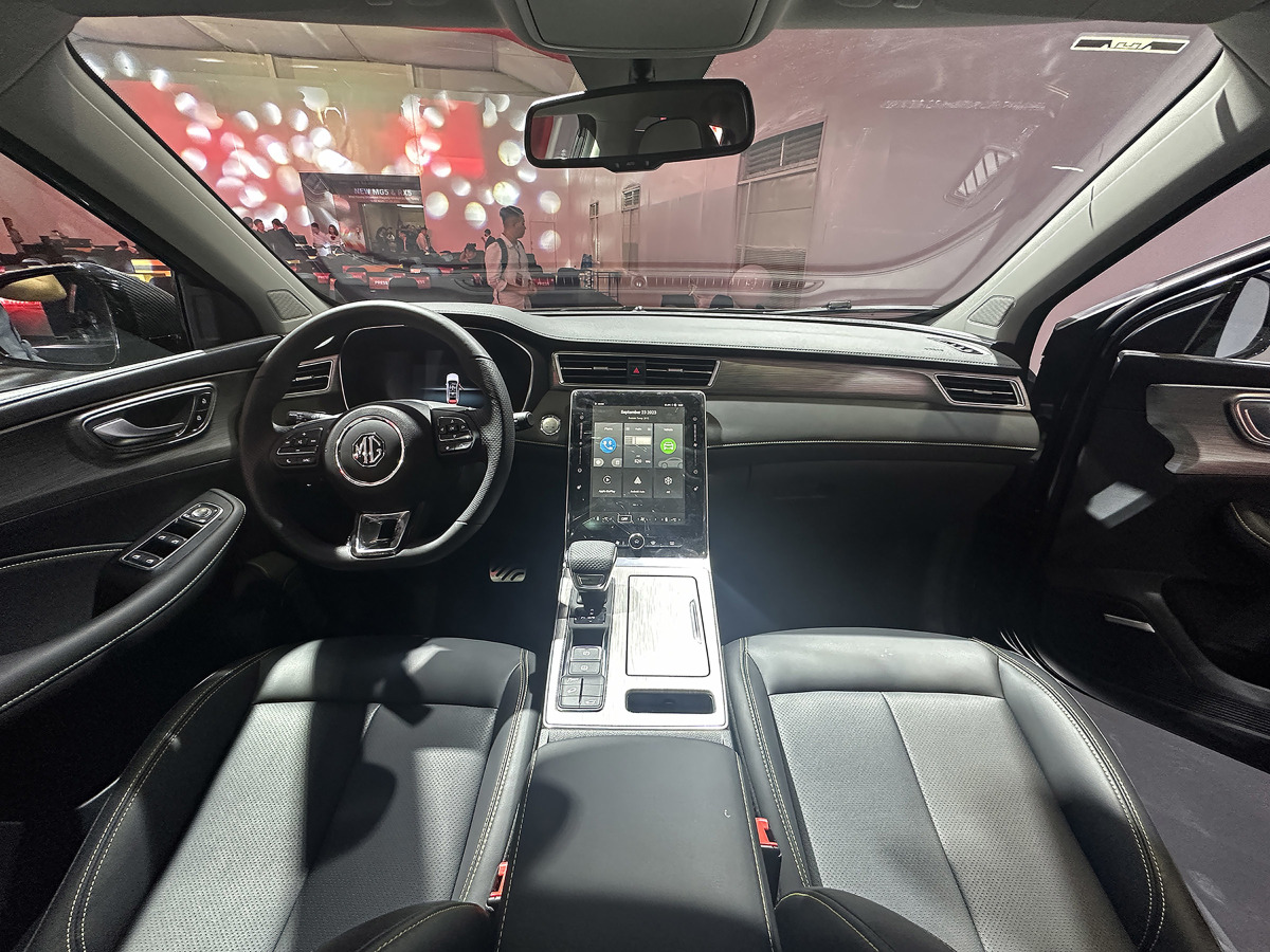 MG RX5 CUV cỡ C