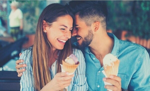 Tập thể hiện tình yêu, bộc lộ cảm xúc là một cách bổ sung số 8 hiệu quả