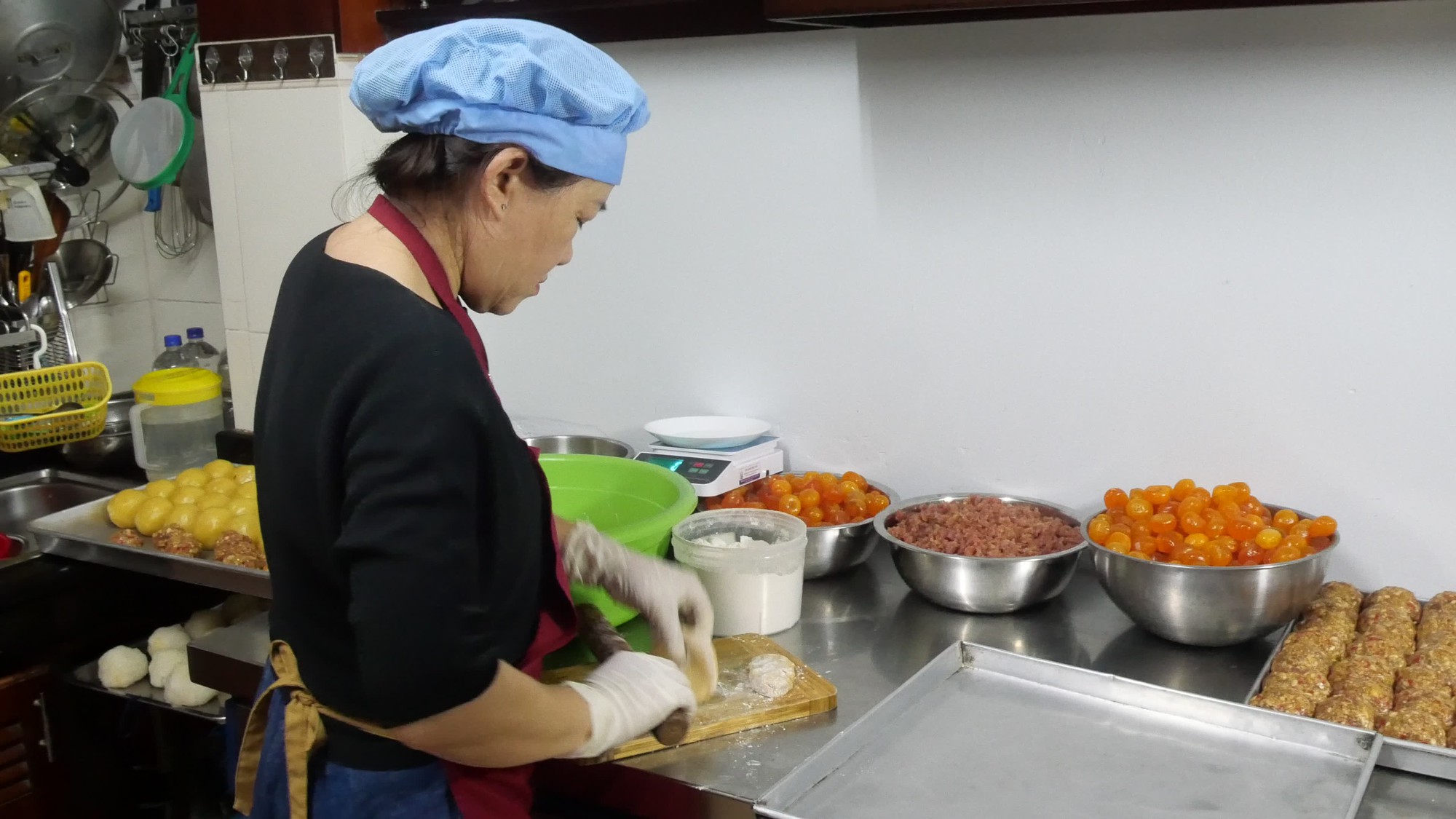 Bánh trung thu dát vàng giá vài triệu đồng