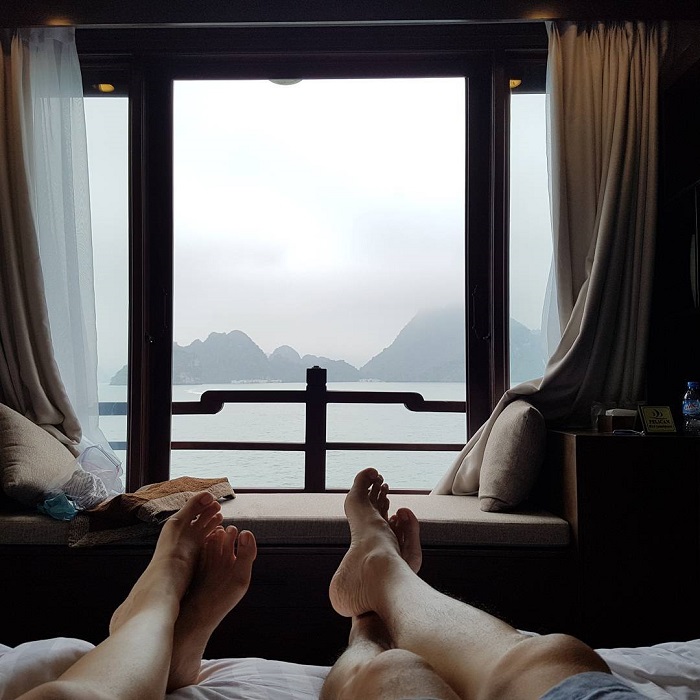 Mỗi cabin đều có ban công ngắm cảnh riêng biệt. Ảnh: Instagram @gildedfleurs