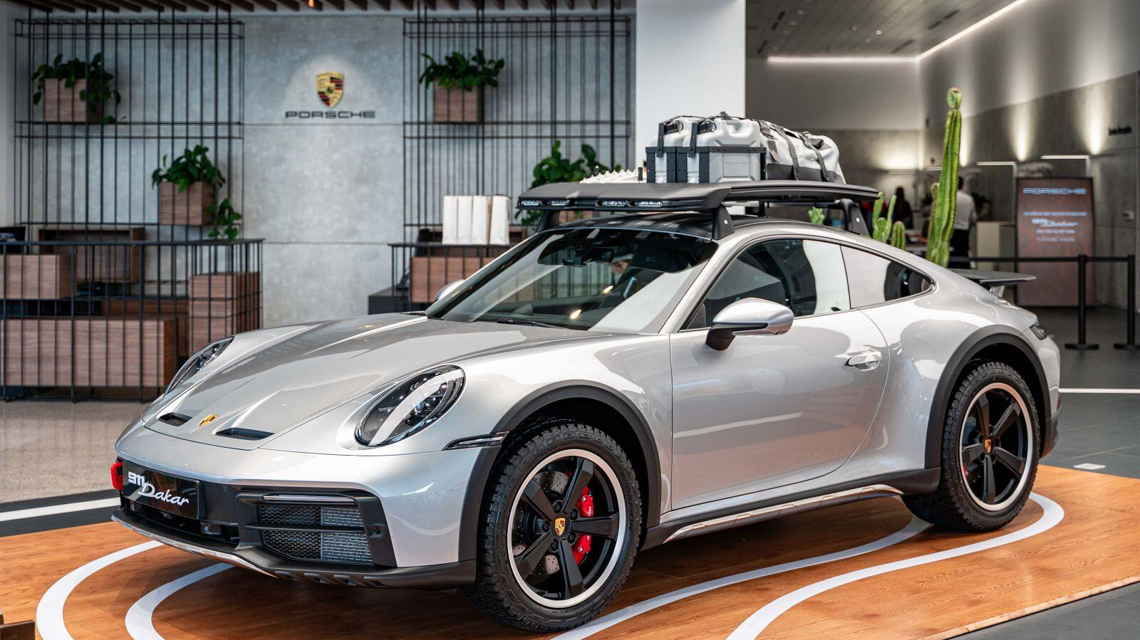 Chính thức ra mắt phiên bản giới hạn Porsche 911 Dakar tại Việt Nam
