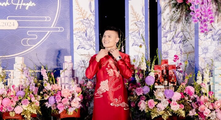 Cô dâu Chu Thanh Huyền đẹp lộng lẫy chờ chú rể Quang Hải