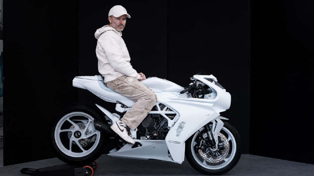 MV Agusta Superveloce 800 độc bản từ nghệ sĩ đương đại Daniel Arsham